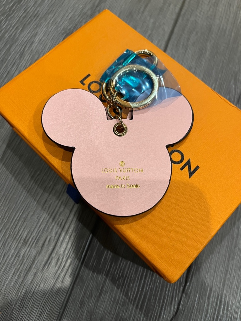 Louis Vuitton Brown Monogram Minnie Key / Bag Charm with Pink Bow - Picture 4 of 4